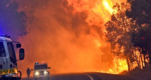 WA fires: Homes, buildings lost as blaze burns on | photos