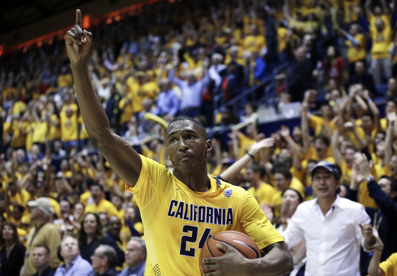 California's Jordan Mathews celebrates the 74-73 defeat of Arizona on Saturday