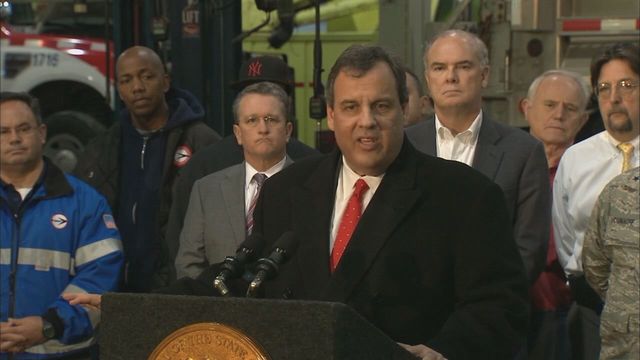 Christie doesn't plan to leave campaign trail, return to N.J. for snowstorm