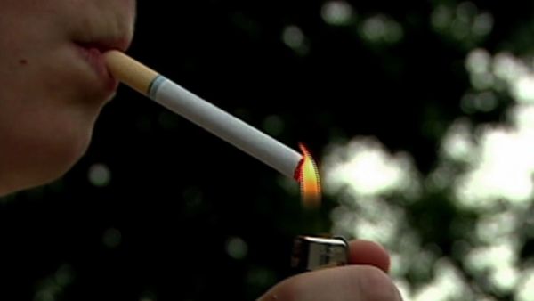 Christie's pocket veto leaves New Jersey's smoking age