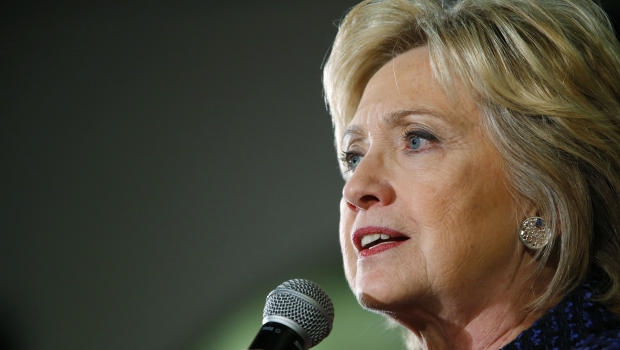 Clinton gets nod from former Attorney General Eric Holder