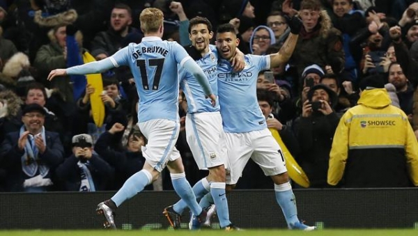 Capital One Cup Man City Beat Everton To Advance To Their Fifth Final