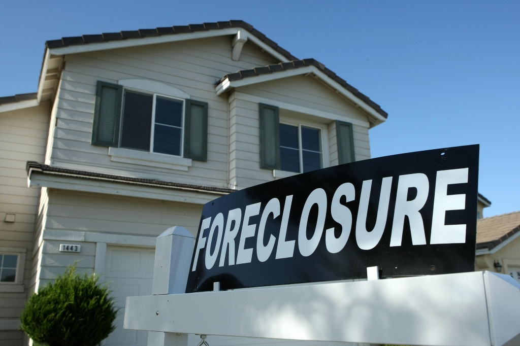 Falling oil prices mean rising foreclosures in some states	 	 	 			Texas Oklahoma North Dakota could see more of these signs