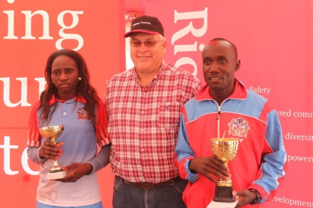 The winners of the 2015 Rossing Marathon Alina Armas and Reonard Namupala