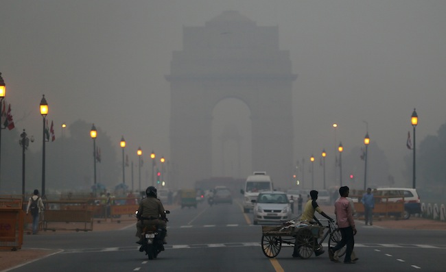 Delhi feels the effect of air pollution