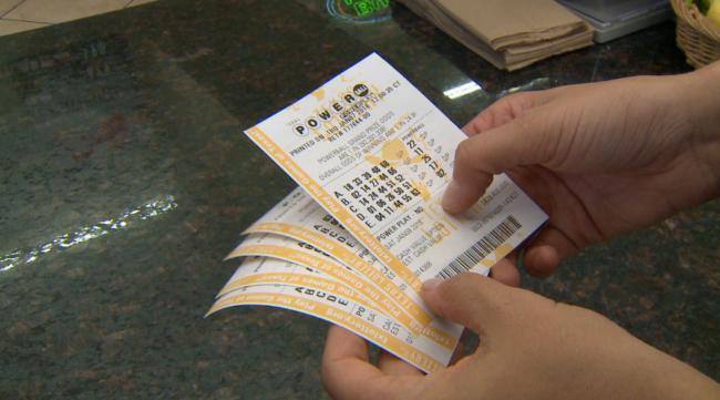 Numbers announced for $900M Powerball Jackpot