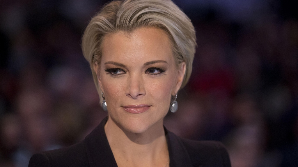 Fox News anchor Megyn Kelly waits to begin the Republican presidential candidate debate Thursday