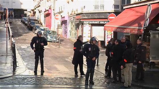 Man killed in attempt to attack Paris police on Charlie Hebdo shooting anniversary Report