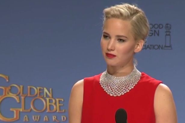 Jennifer Lawrence calls out reporters for not looking up from his phone