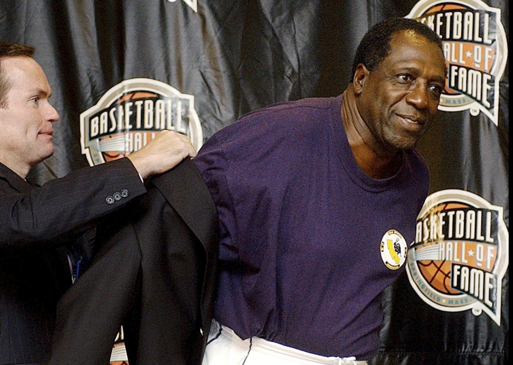 Meadowlark Lemon, Beloved Harlem Globetrotter Great, Dies at 83, Questlove & More React