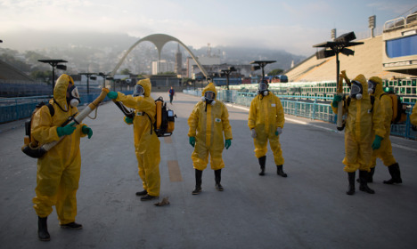 Health workers battle the Aedes mosquito in Brazil