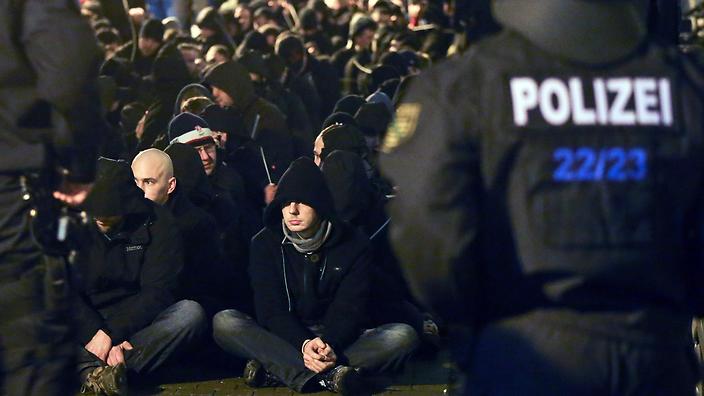 Hundreds arrested at anti-migrant rally in Leipzig Germany            
    
              
     
     
           Show Grid