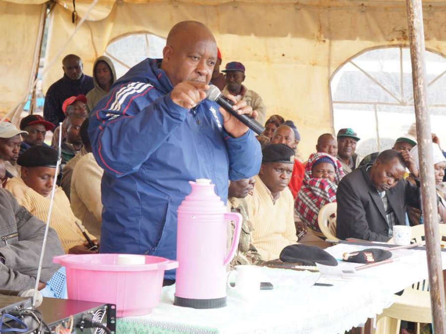 IT'S SERIOUS Lari MP Mburu Kahangara speaks at Gi tithia trading centre in his constituency on Tuesday