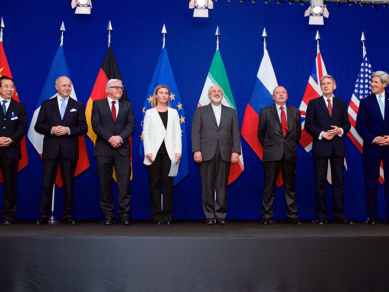 The ministers of foreign affairs of France Germany the EU Iran the U.K. and the U.S. as well as Chinese and Russian diplomats announcing the framework for a Comprehensive agreement on the Iranian nuclear programme