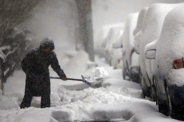 Huge Snow Storm Slams Into Mid Atlantic States