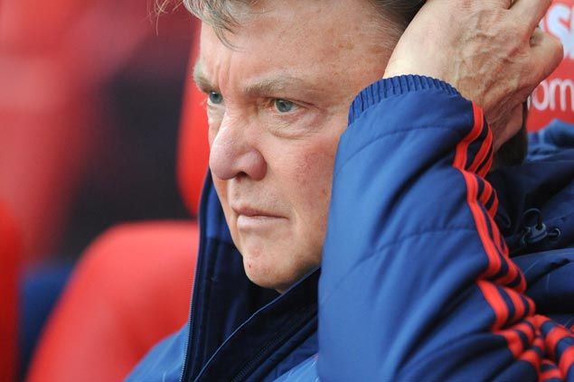 Louis Van Gaal says he could choose to quit as United bows to Stoke for fourth loss in a row