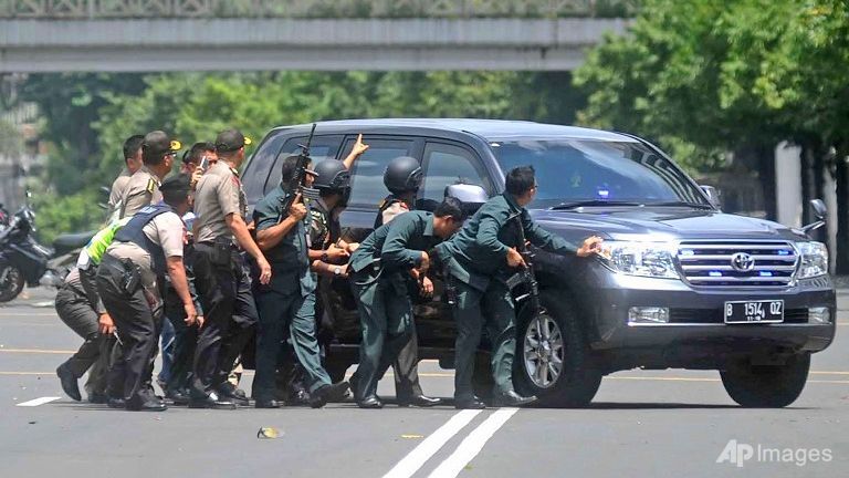 Jakarta terror attack: Fresh explosions heard in Indonesia capital