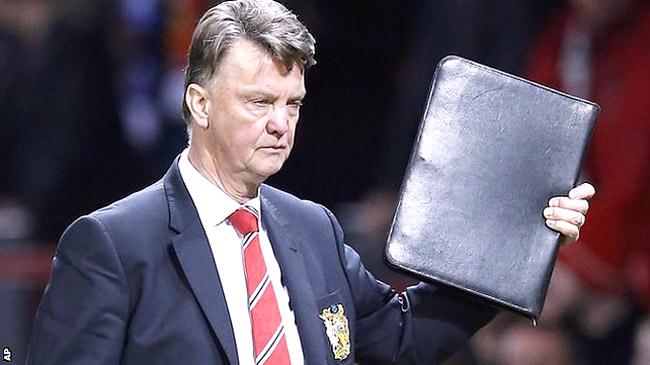 Man Utd boss deserves more time David Moyes    
                       
        Manchester United manager Louis van Gaal