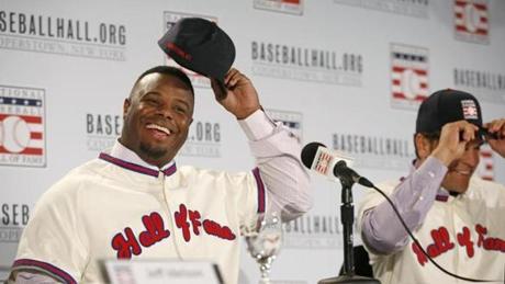 Ken Griffery Jr. reversed his cap after donning it backward at a news conference about his and Mike Piazza's election to baseball's Hall of Fame