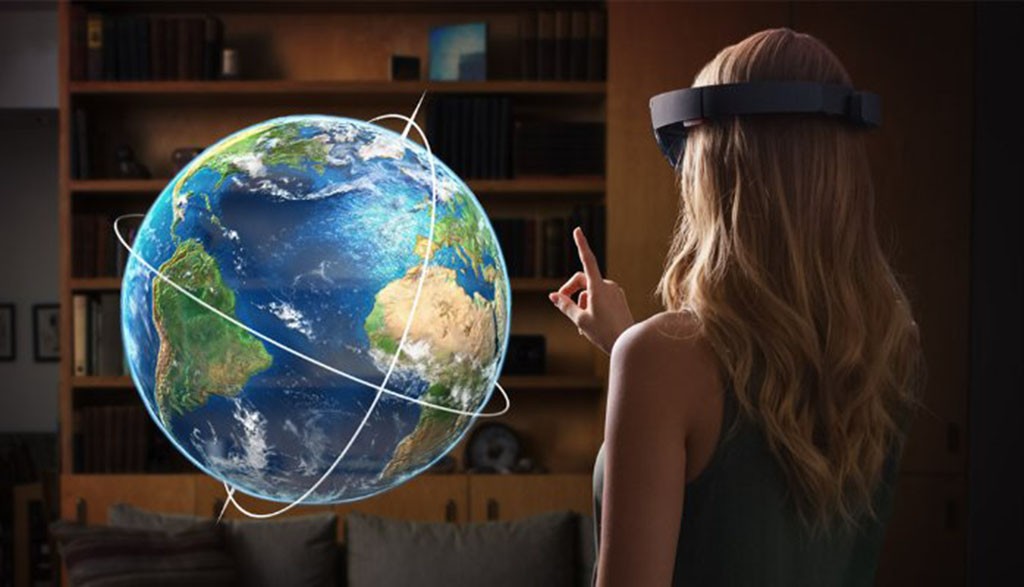 More details on Microsoft's HoloLens emerge, supports up to 5.5 hours of