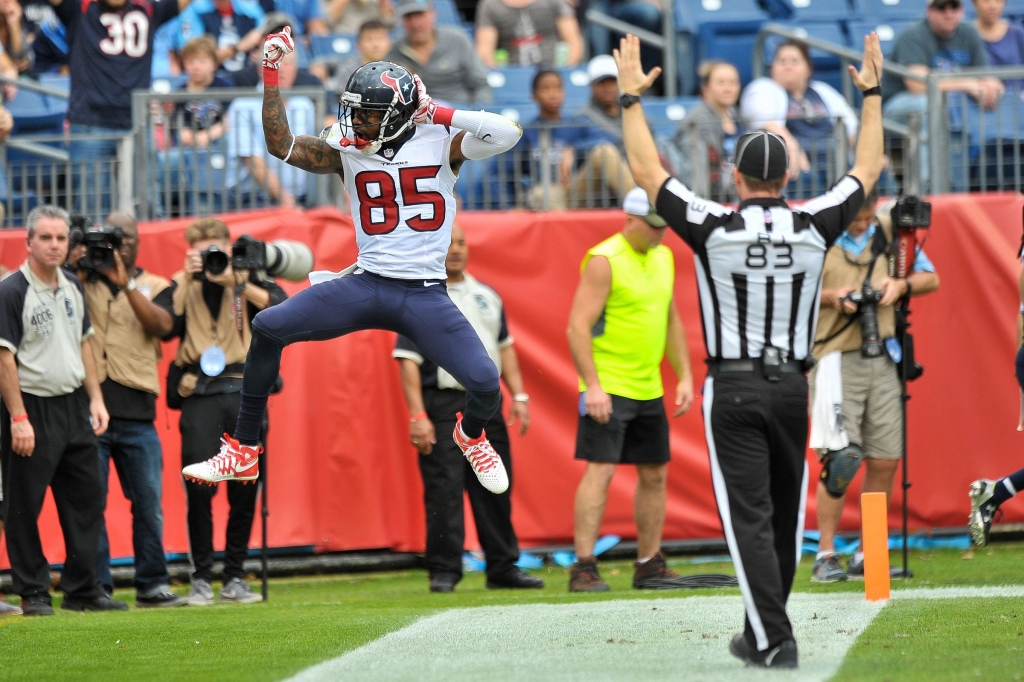 Nate Washington celebrates his decision to finally high-point a football against Tennessee- Jim Brown-USA TODAY Sports