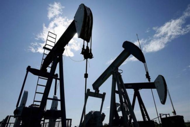 Oil market could 'drown' in oversupply, IEA warns