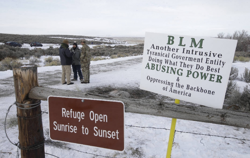 Militia members occupy federal wildlife refuge building