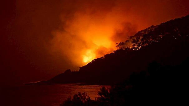 More than 100 homes destroyed in Australian bushfires