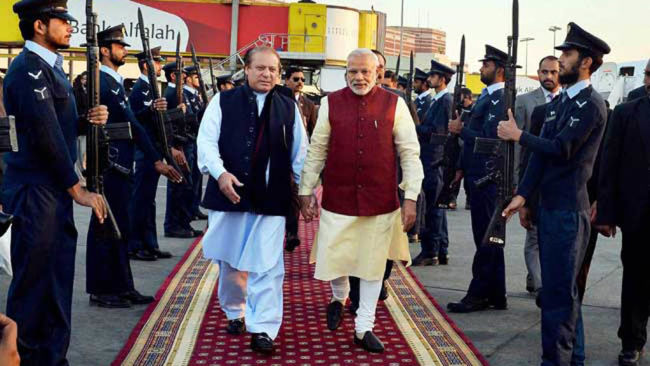 Narendra Modi to 'drop by' Lahore to meet Nawaz Sharif