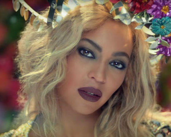 Coldplay Featuring Beyoncé In 'Hymn For The Weekend&#039