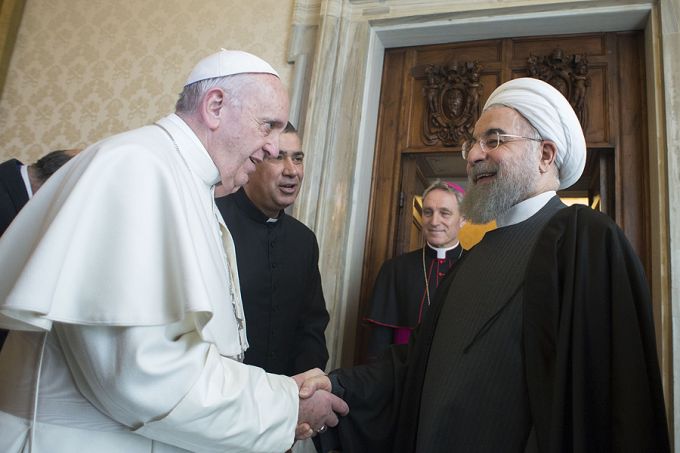 Pope Francis meets with Iranian president Hassan Rouhani at the Vatican Jan. 26 2016. Credit L'Osservatore Romano