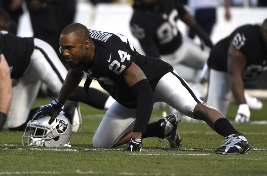 Charles Woodson gives epic pre-game speech to Oakland Raiders