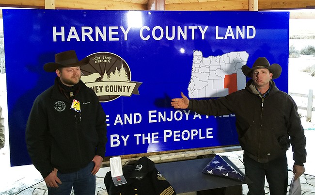 1 rancher renounces federal grazing contract at Bundy event