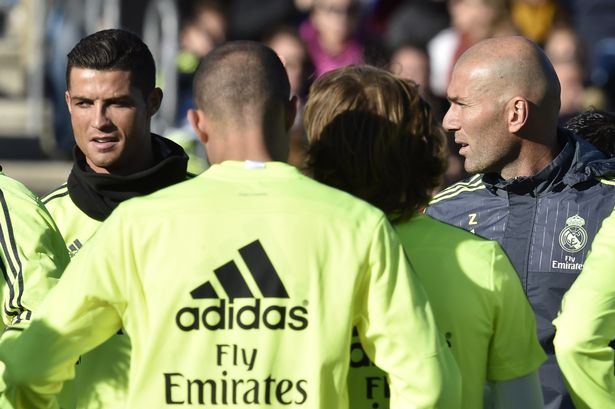 Ronaldo Zinedine-Zidane-First-Training_0124