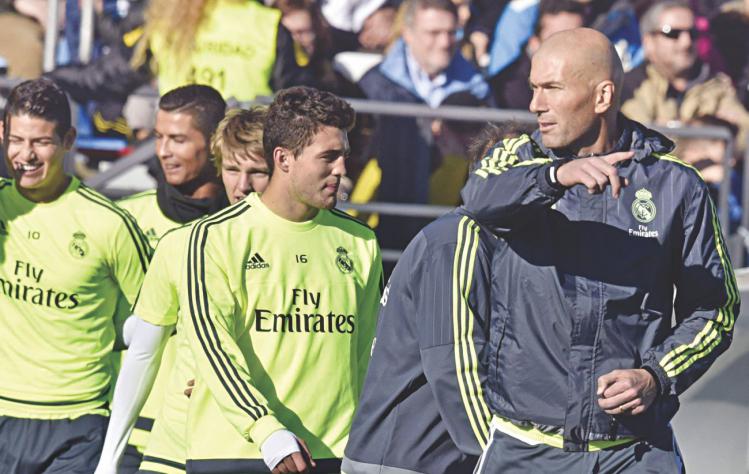 Real Madrid's new coach Zinedine Zidane conducts his first training session at the Alfredo di Stefano Stadium in Valdebebas yesterday