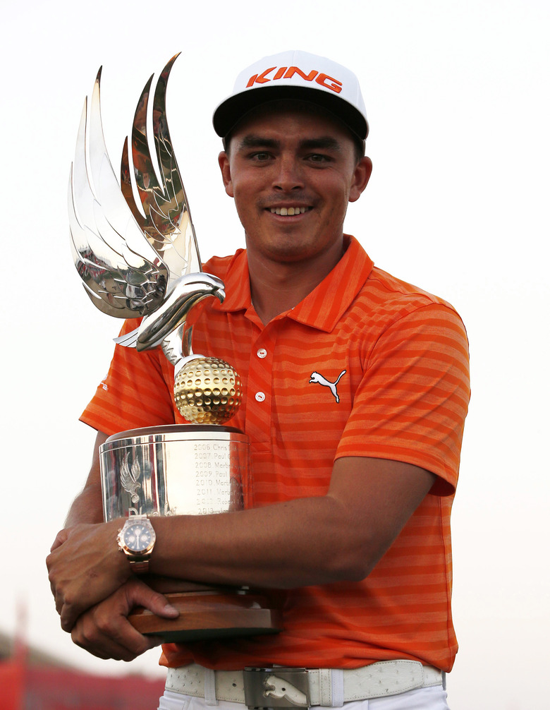 Rickie Fowler bounced back from an early double-bogey with a couple of hole-outs to win by a stroke