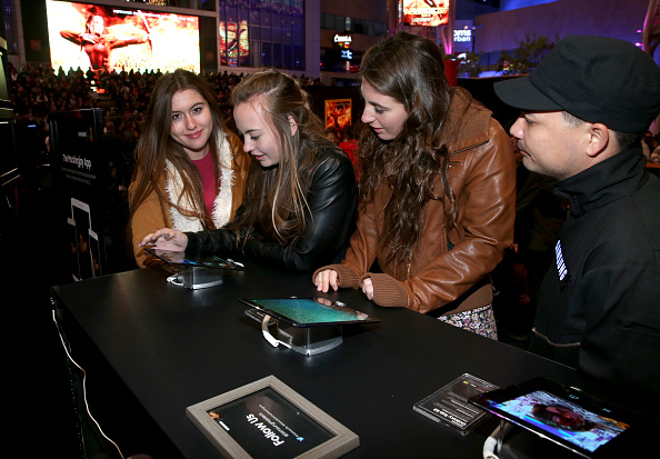 Samsung Celebrates The Premiere Of The Hunger Games Mockingjay- Part 2