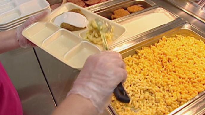 New School Lunch Program Lets Kids Select More Nutritious Meals