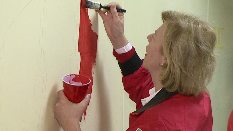 Sen. Tammy Baldwin volunteers on Dr. Martin Luther King Jr