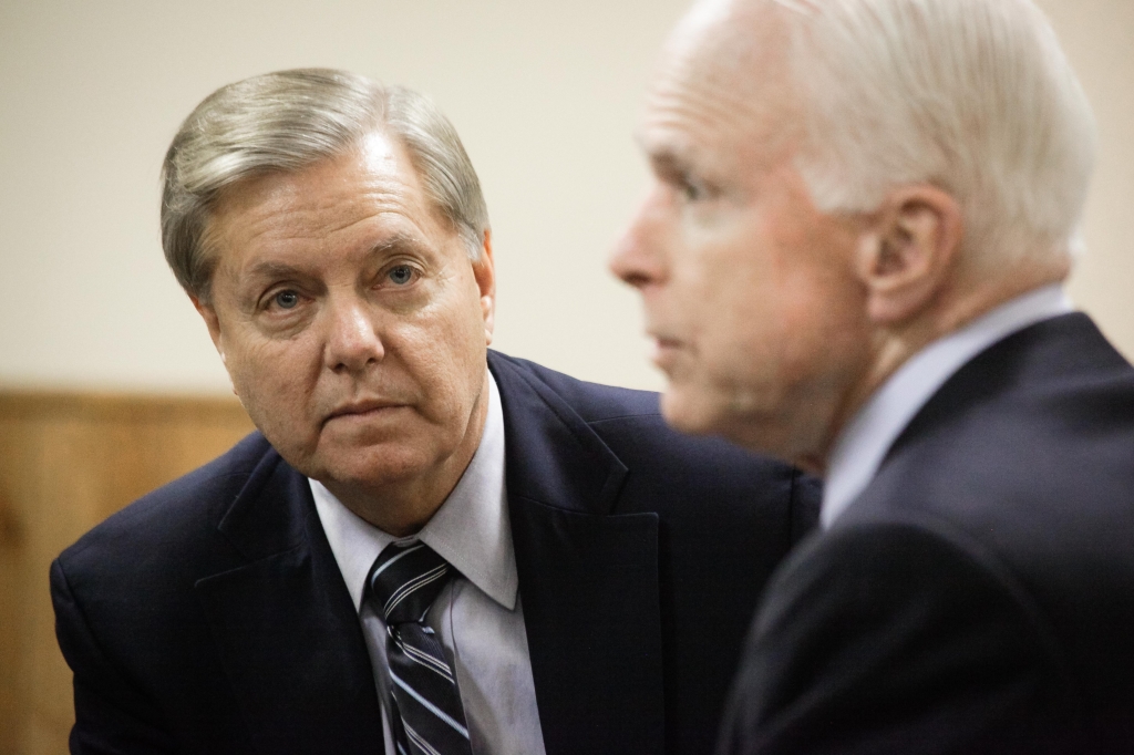 Senator Lindsey Graham campaigns alongside Sen. John Mc Cain in Hudson New