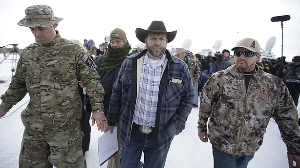 Armed Militiamen Occupy Federal Wildlife Refuge in Oregon Over Land Disputes