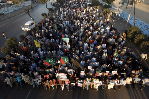 Shiite Muslims protest the killing of Sheikh Nimr al Nimr in Karachi Pakistan on Sunday.         
                     Akhtar Soomro  Reuters