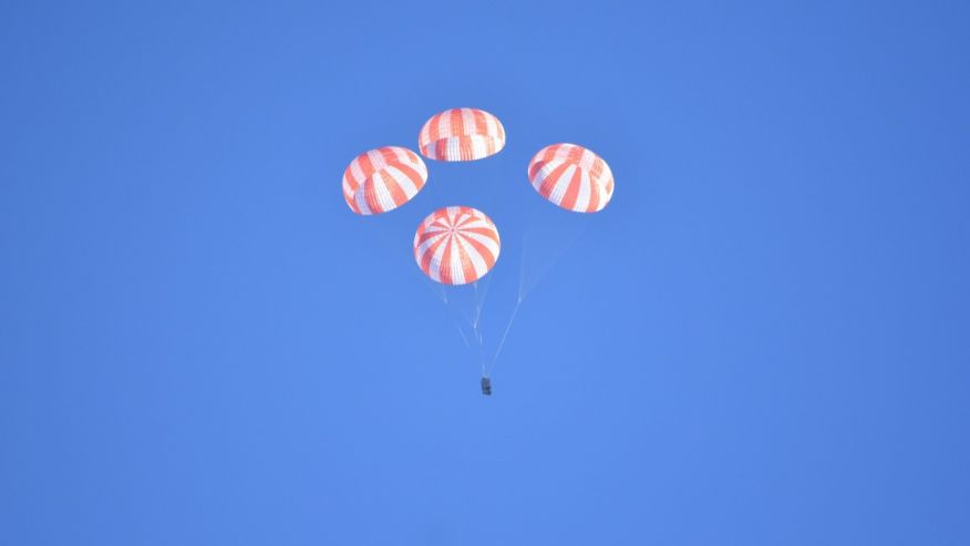 SpaceX successfully tests parachutes that will help bring astronauts back to Earth