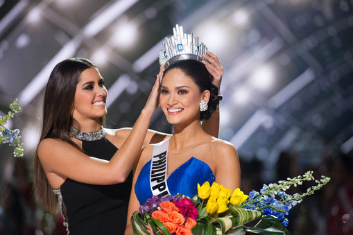 Steve Harvey mistakenly crowns the wrong Miss Universe