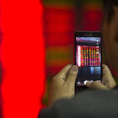 Mainland Chinese shares suspended from trading after 7% plunge