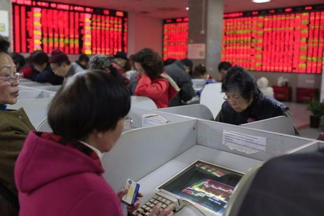 China holds the line on yuan, markets offer muted cheer