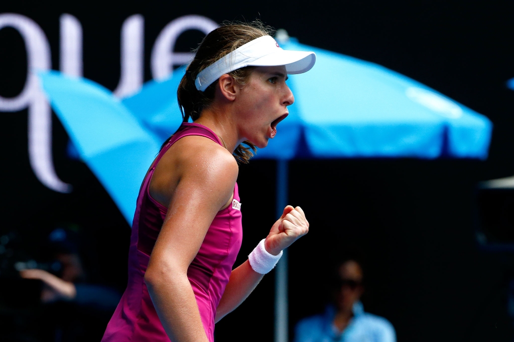 Kerber beats Azarenka to advance to Australian Open semis