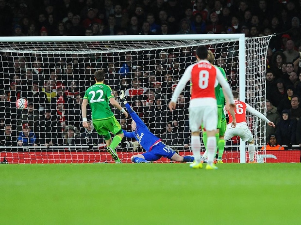 Aaron Ramsey puts Arsenal ahead