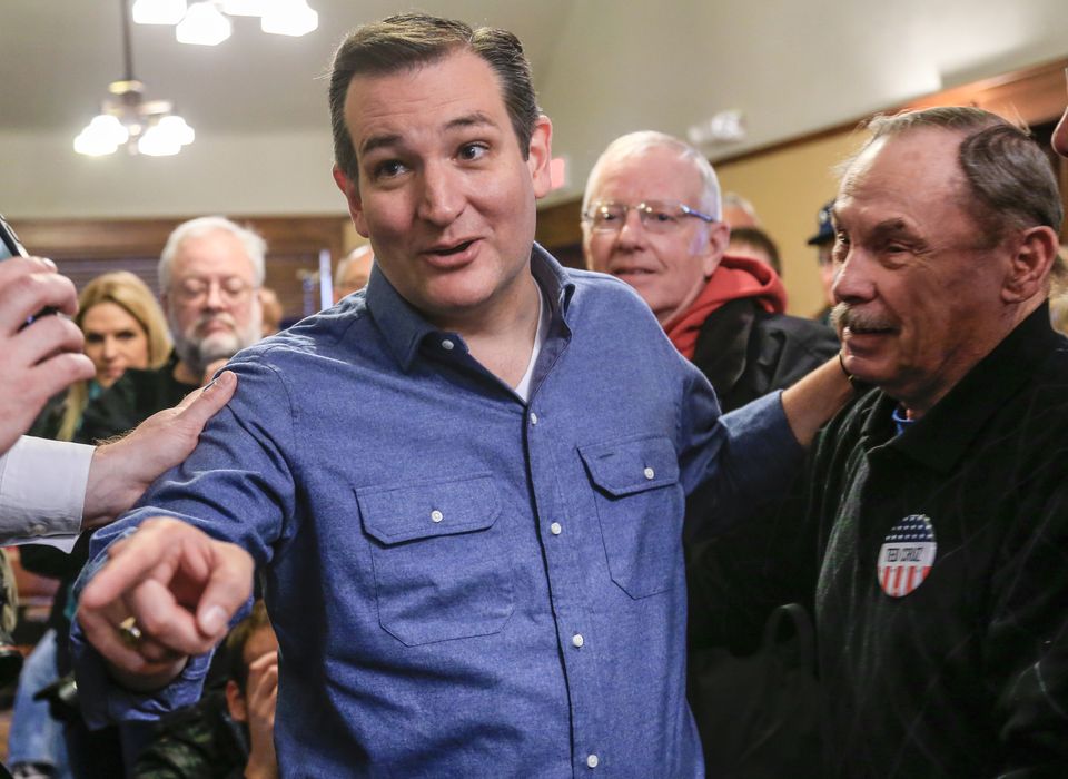 Cruz downplays Trump raising concerns over Canadian birth