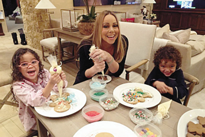 Mariah Carey Engaged? She's Spotted Wearing Sparkly Ring — Pics